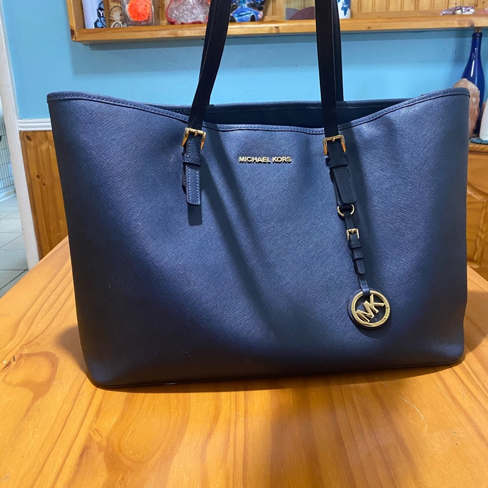 Michael Kors large navy blue purse - Picture 3 of 11